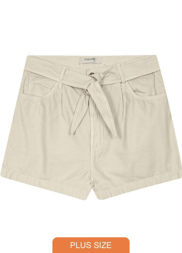 Malwee Plus - Shorts Mom Plus Size Cintura Alta Off White | Posthaus (BR)