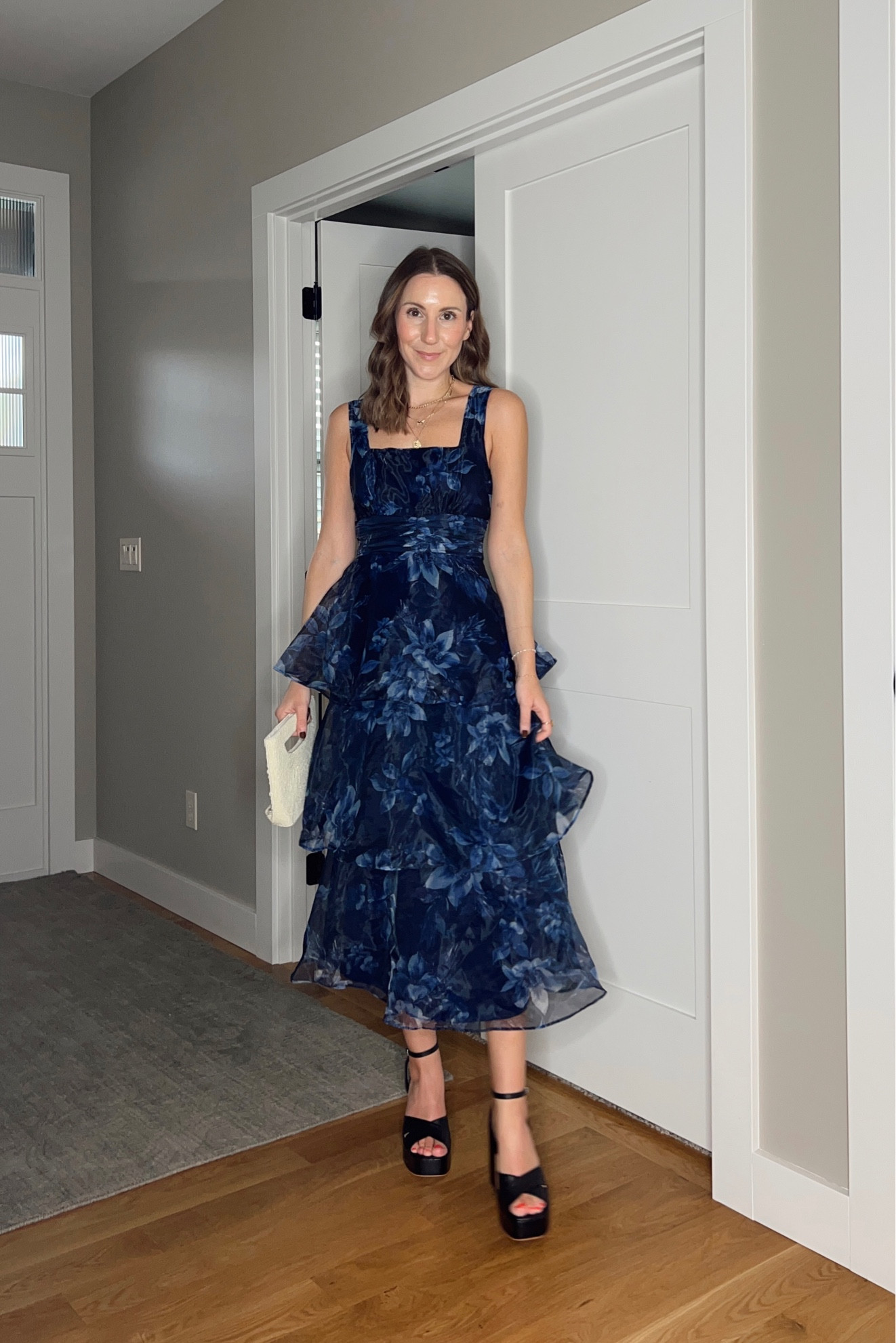 Fall wedding guest dress under $100🍂 wearing a xs

Lulus | special occasion dress | floral dress | wedding guest | dressed up


#LTKwedding #LTKfindsunder100 #LTKstyletip