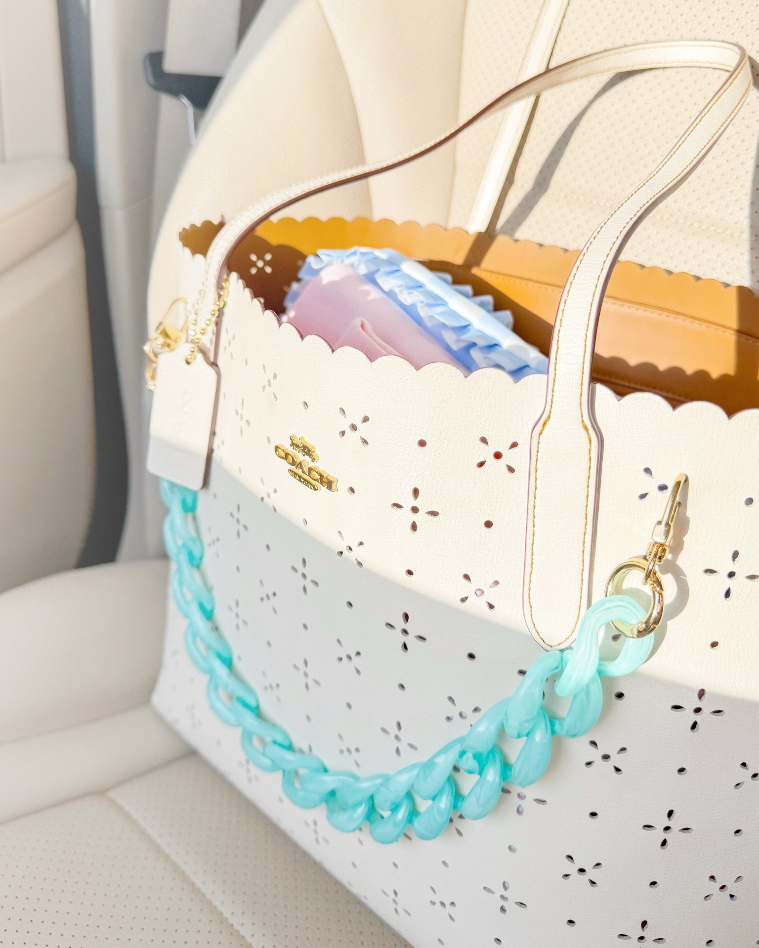The older I get, the more I realize the right work bag changes everything. ✏️

Filled with all my tiny everyday favorites that make work, errands, and life easier. ￼

#LTKdayinmylife #LTKgrwm #LTKWorkwear