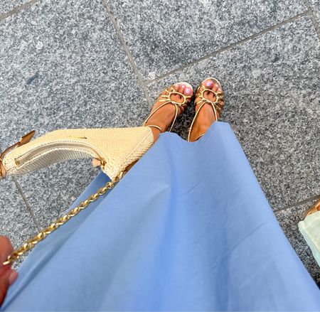Gold block heels, love these! Run TTS 

#LTKeurope #LTKFind #LTKSeasonal