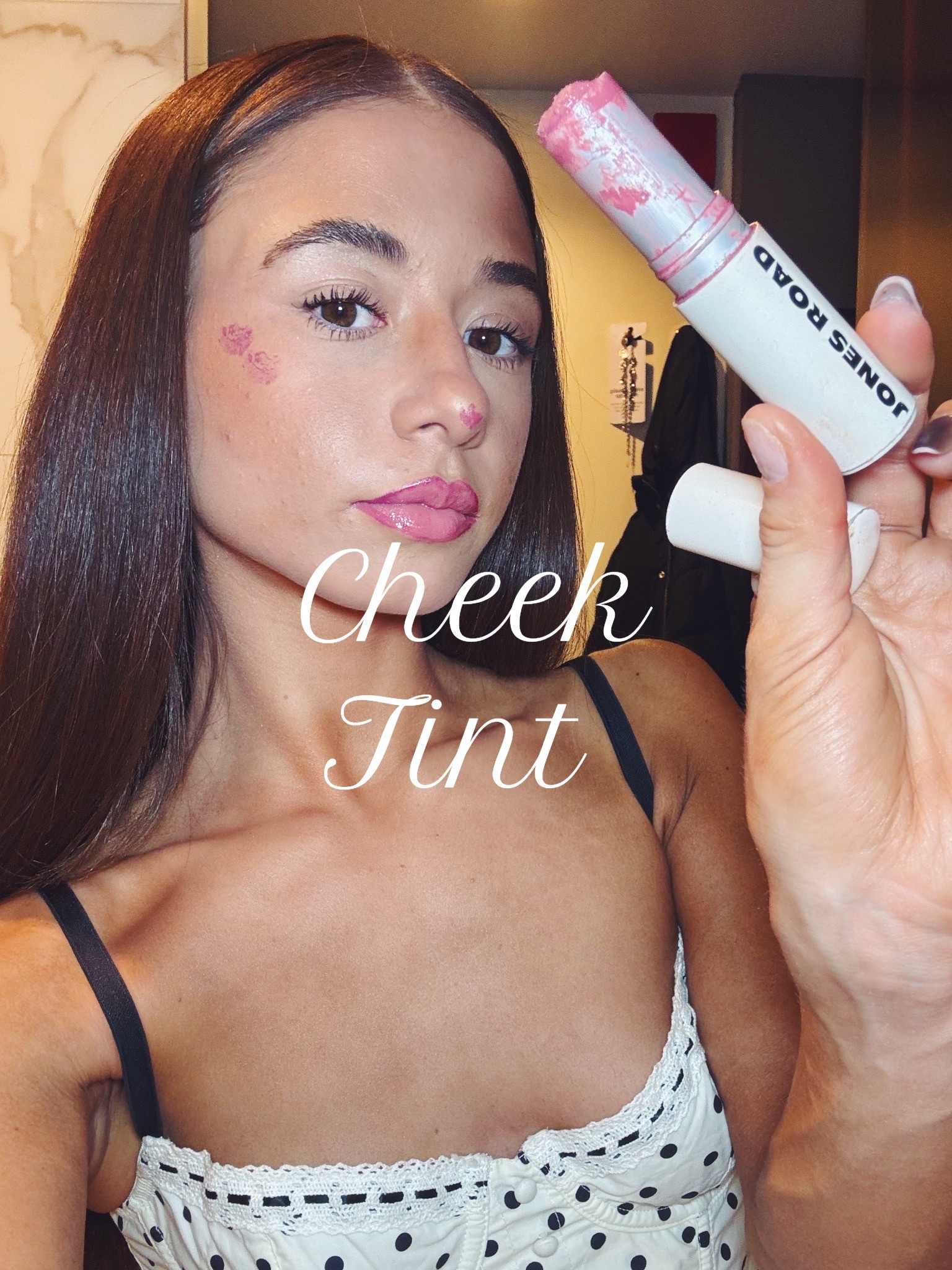 Cheeky Tint 🍒

Jones Road Cheek Tine in shade overachiever ✨🐆 

Cheek tint, lip tint, blush, jones road, those beauty, makeup look, easy makeup, blush. 

#LTKFestival #LTKSwim #LTKTravel