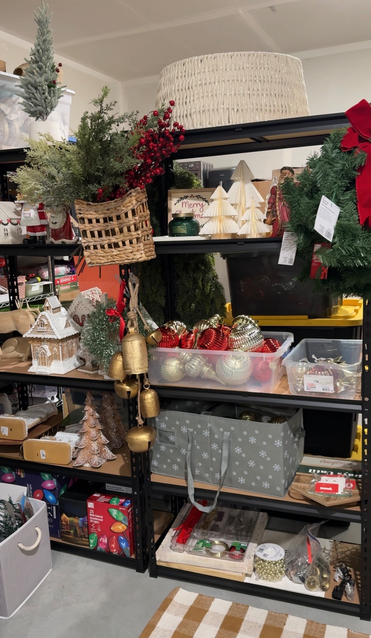 Organización de mi decoración navideña 🎄🎅🏻✨

#LTKHoliday #LTKSeasonal #LTKGiftGuide