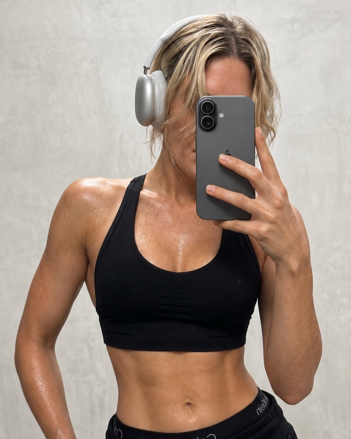 Your body is impermanent; don’t be ashamed to show it— one day you might not be able to, or might not want to, anymore... they’ll envy you for everything anyway.

#mindset #sport #sportmotivation #selflove #beyourself