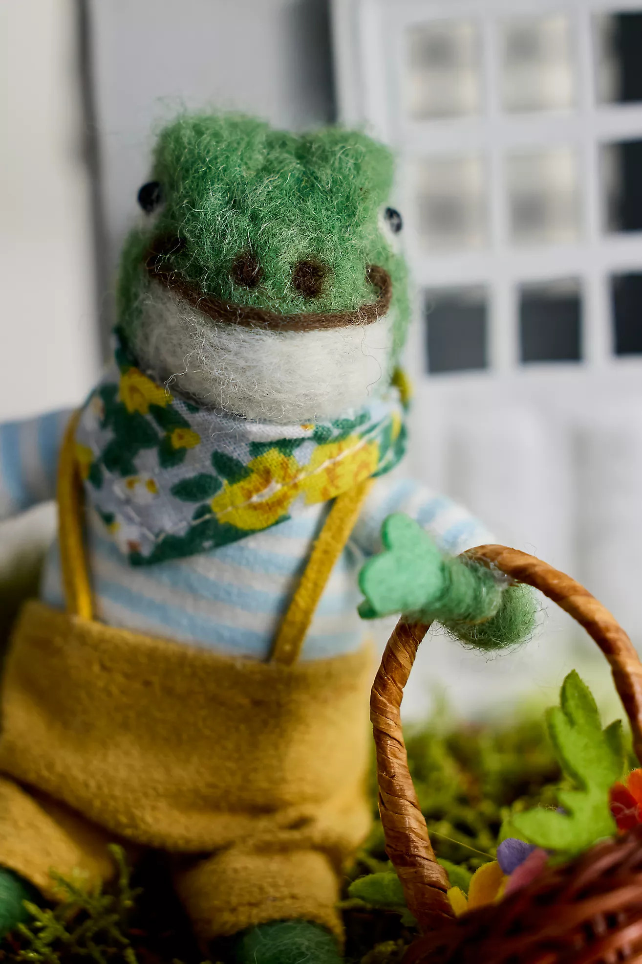 Flower Basket Frog Felt Critter | Terrain