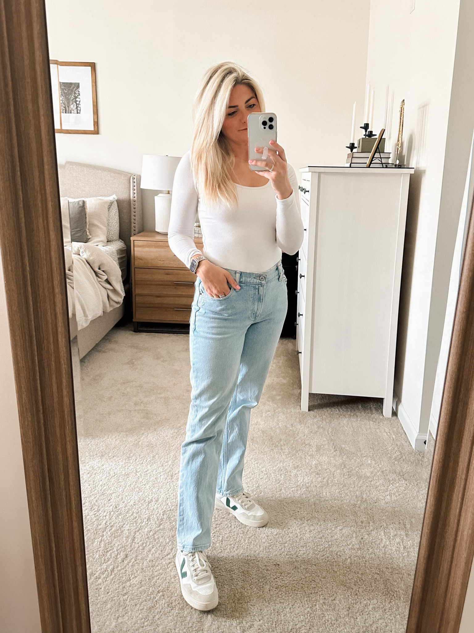 nothing better than the basics 👖👟

Bodysuit | jeans | casual outfit | basic outfit | everyday outfit | white tee


#LTKfindsunder50
