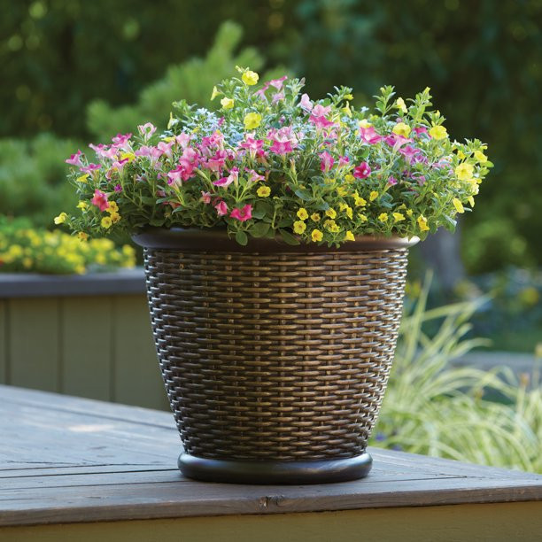 Better Homes & Gardens 18 in. Faux Wicker Resin Planter Pot, Java Brown - Walmart.com | Walmart (US)