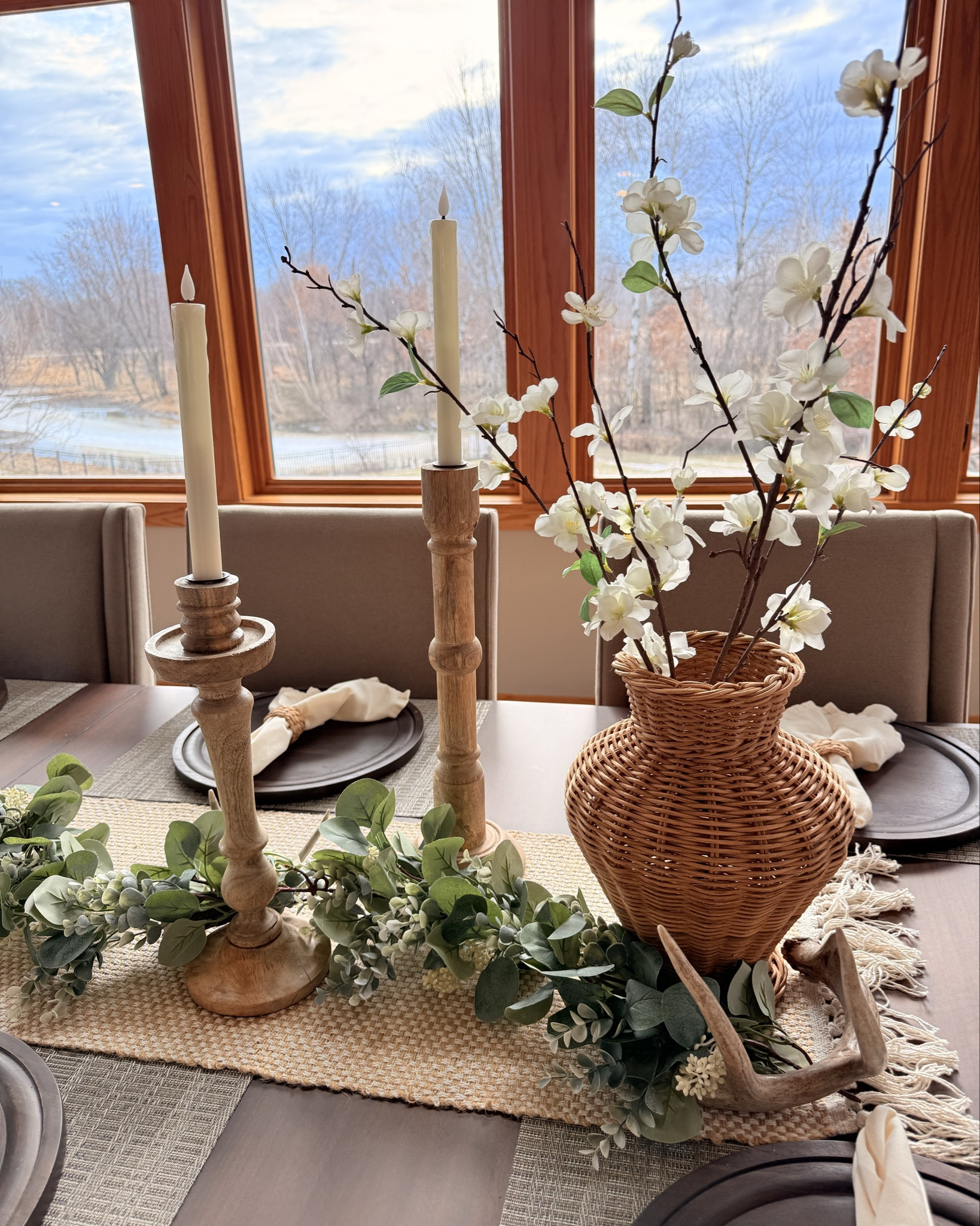 Spring table is set?

#LTKSeasonal #LTKHome #LTKSpringSale