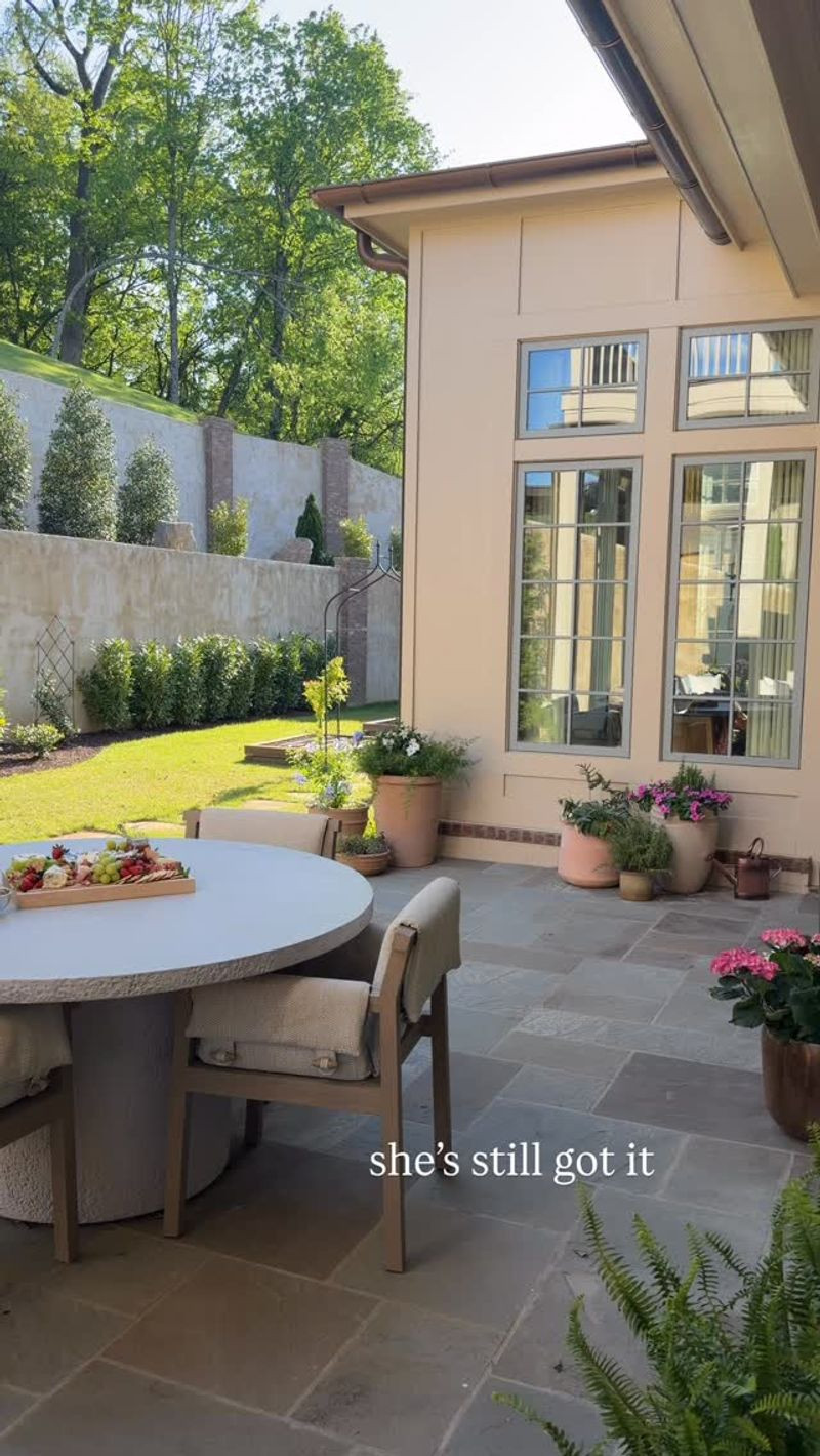 Outdoor patio details! 

outdoor l patio l planters l outdoor table 

 