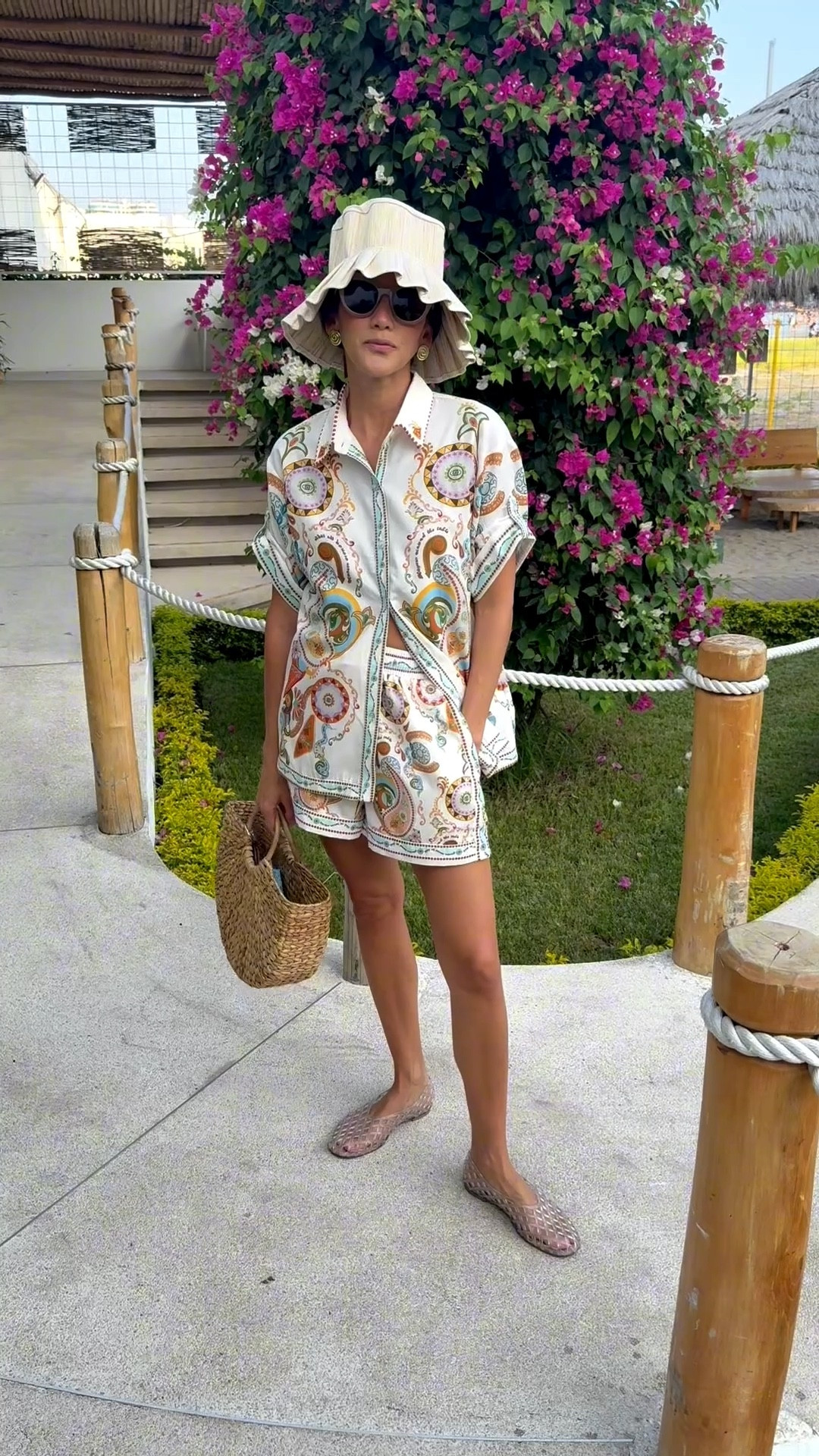 Outfit of the Day: Effortless and simple everyday style. I can’t get over this set, travels well and it doesn’t wrinkle. You can wear it as a set or separately. 

#LTKootd #LTKTravel #LTKOver40