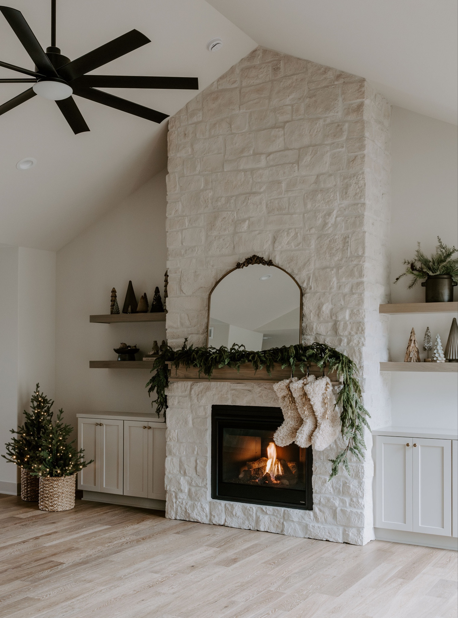 Shop todays post! 

#LTKHoliday #LTKSeasonal #LTKGiftGuide