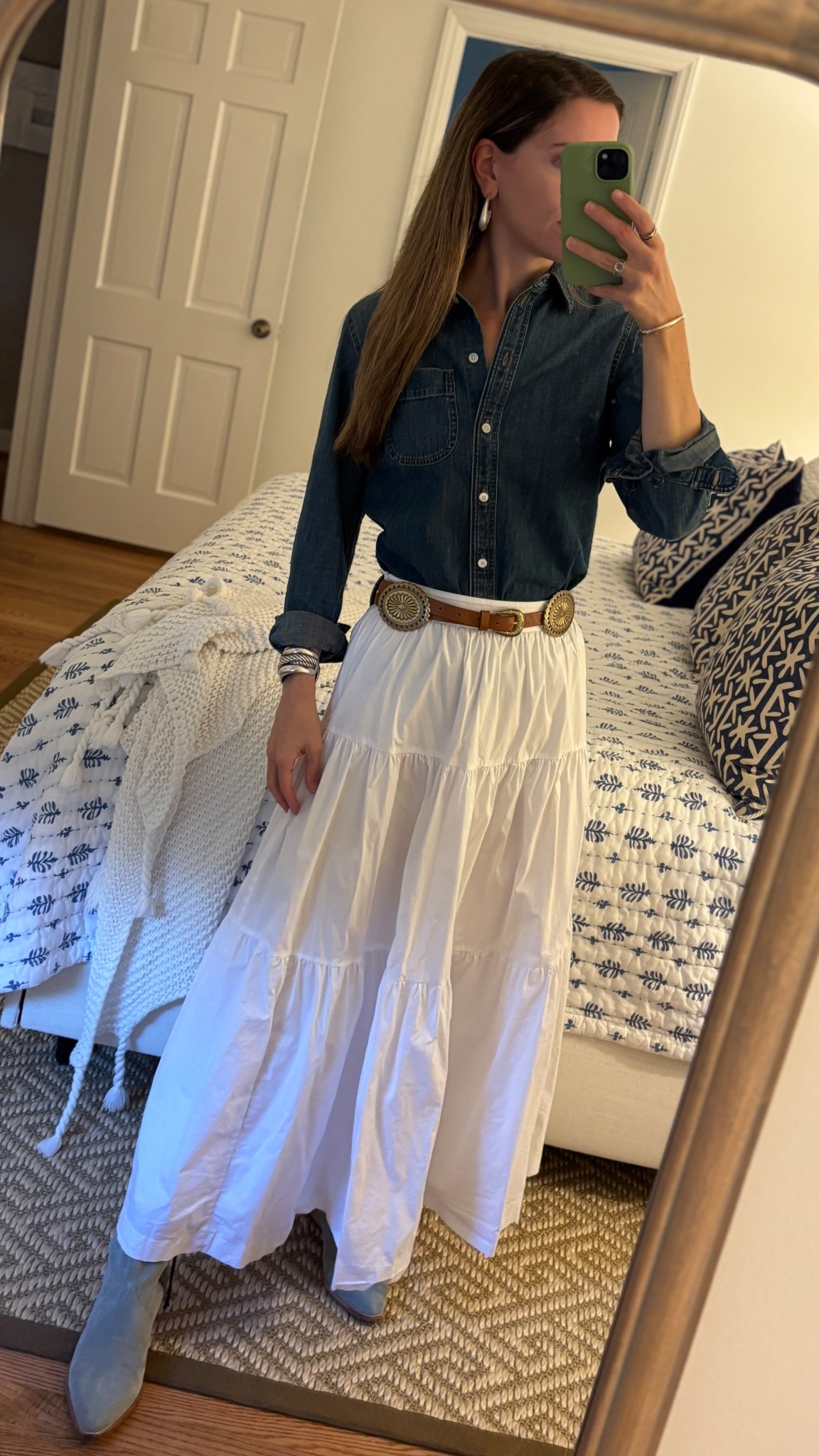 My favorite all-season skirt + tuckable denim shirt ✨ size 2 skirt, xs shirt 

#LTKFindsUnder100 #LTKStyleTip #LTKSaleAlert