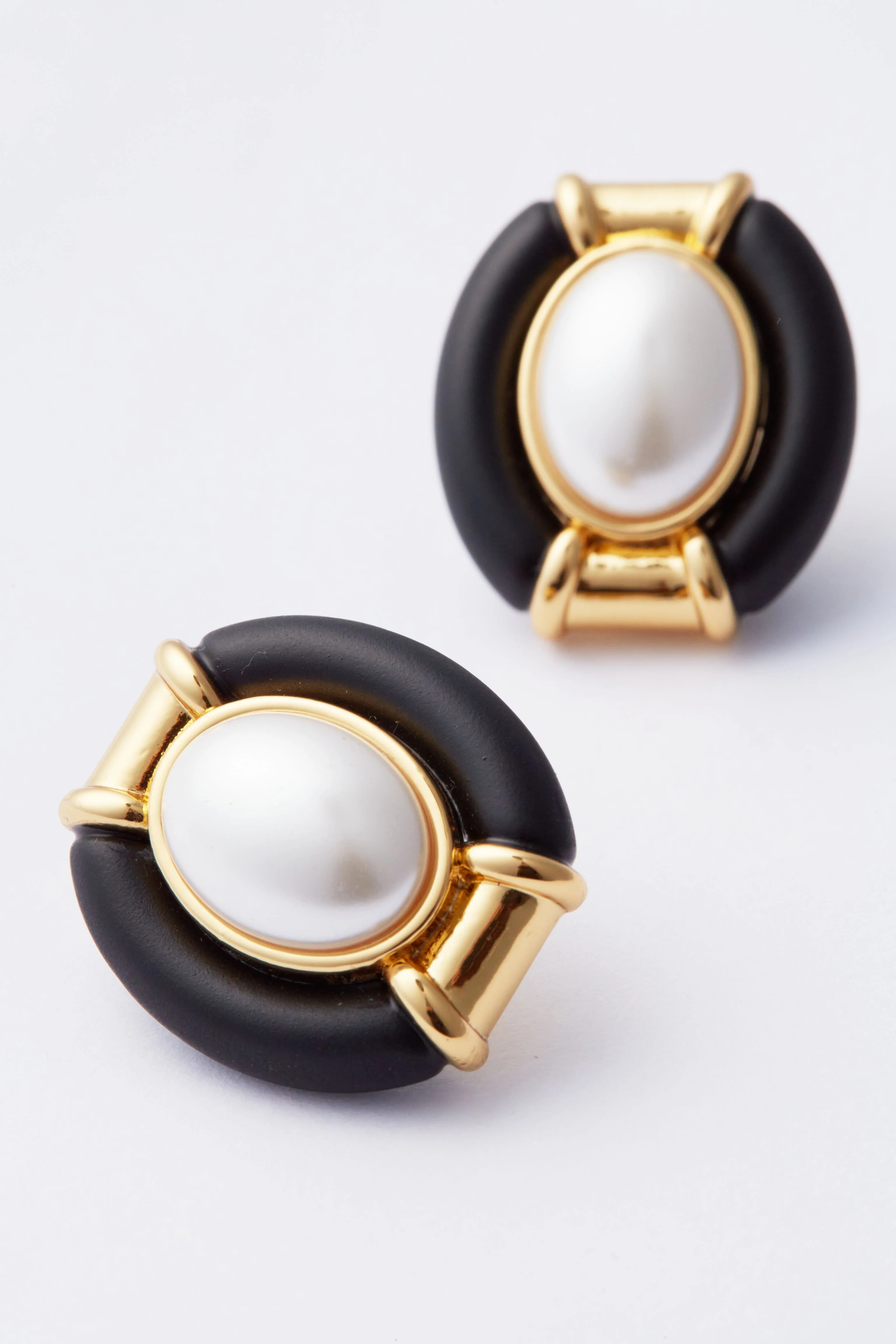 Black and Pearl Spencer Studs | Tuckernuck (US)