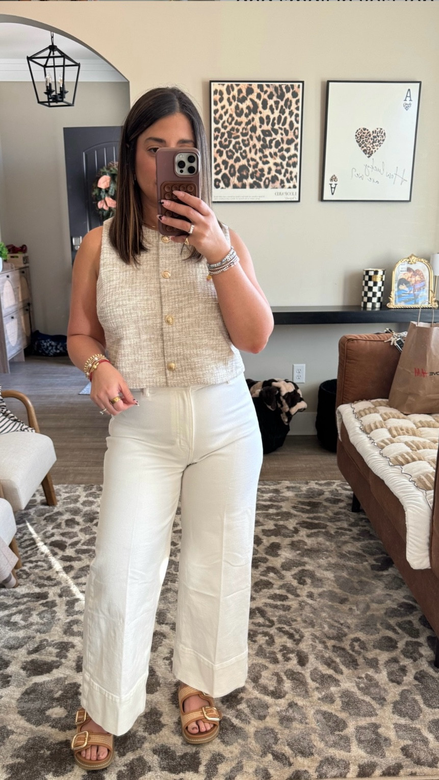 I love this Spring outfit! It is absolutely stunning and the quality is amazing! H&M definitely knew what they were doing with these pieces. This could even work as an Easter outfit (if you don’t want to do a dress) or for the office! 

I’m wearing a size small in the top and a size 6 in the pants (pants run a tiny bit small) 

Spring office outfit inspo, Easter outfit inspo

#LTKMidsize #LTKSeasonal #LTKPetite