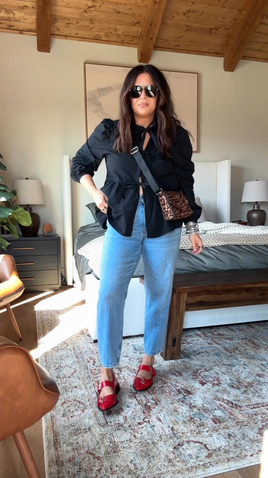 Tie front top: XL
Mom Jean: TTS (32)
Flats: TTS


#LTKStyleTip #LTKFindsUnder50 #LTKMidsize