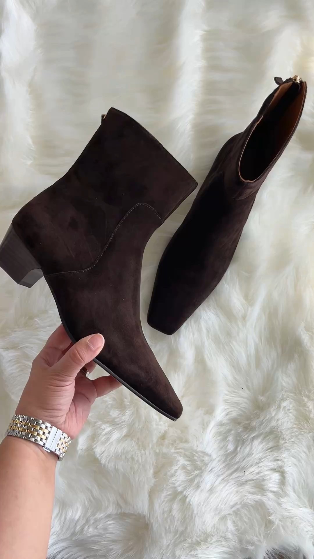 Last minute gift idea! 40% off these beautiful brown suede boots with code EXTRA. Back in stock in several colors and sizes! 

The most beautiful fall and winter boots! Aren’t these gorgeous?! Love the suede finish, gold zipper detail and comfortable heel height. Great gift idea for the holidays. Great for business casual workwear outfits too! 

Holiday gift guide, gifts for her, brown suede boots, fall boots, winter boots, Madewell boots

#LTKSeasonal #LTKSaleAlert #LTKGiftGuide