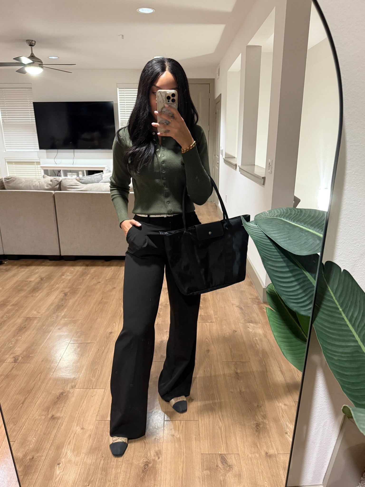 Winter workwear 💚 size small in this soft cardigan from Amazon 😍 size 2 in my FAVORITE pleated wide leg pants White House Black Market on sale right now! These are lightweight and long length GIRL perfection (I’m 5’7 for ref, don’t order long length unless you want them DRAGGING the ground) 💼

Office, business casual, workwear, Amazon finds, trousers, office pants, work pants, ballet flats, capsule

#LTKootd #LTKSaleAlert #LTKFindsUnder50