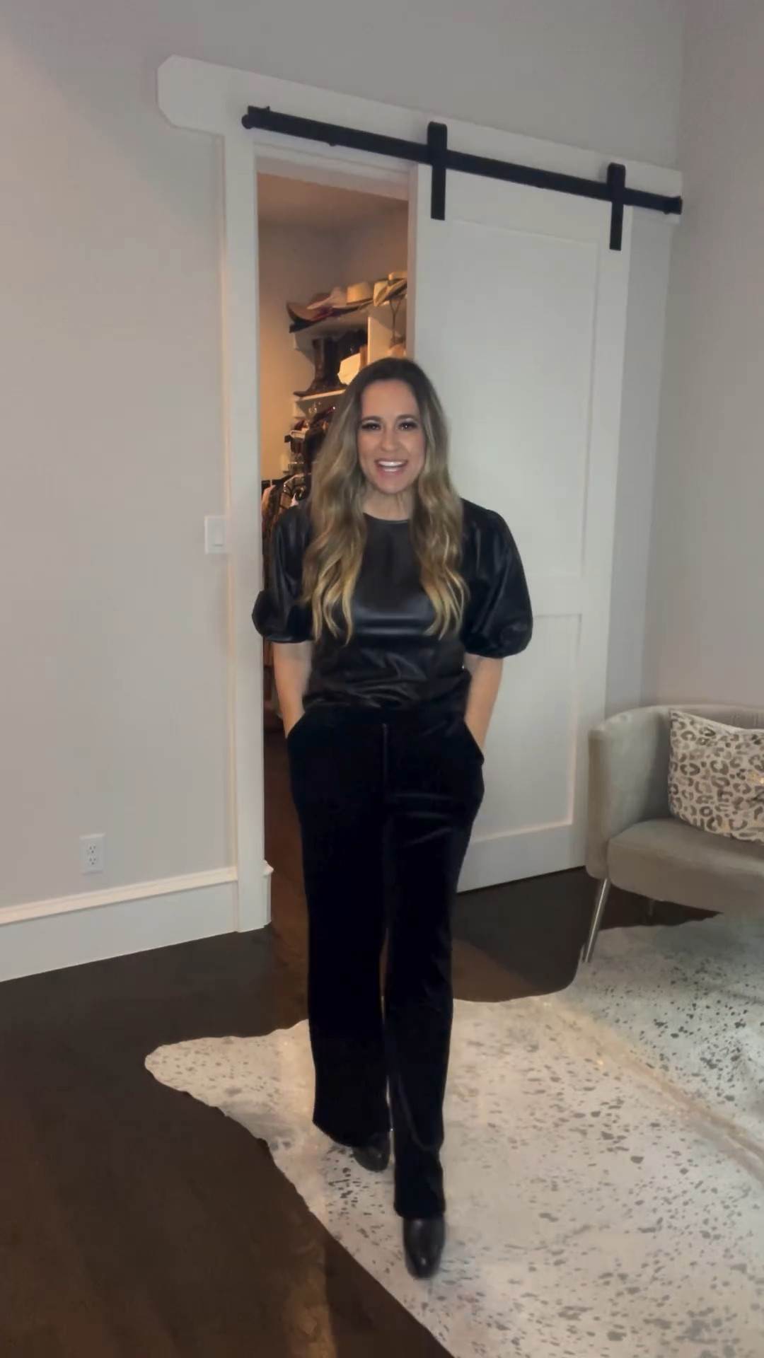 New Year’s Eve Outfit 

Gibsonlook  GLAM  New Year’s Eve outfit  date night out  black trousers  workwear outfit  black top 

#LTKHoliday #LTKstyletip #LTKSeasonal