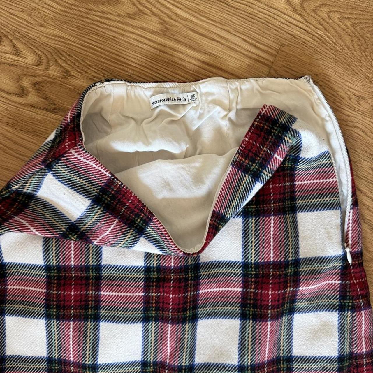 Abercrombie and Fitch size extra small Red, white,... | Depop | Depop US