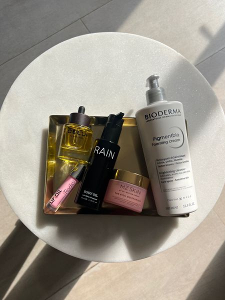 POST SUMMER hydrate your skin with these products I’m using. All linked here except the 

RAIN CBD Oil which is incredible for inflammation, psoriasis and super hydrating - contains 750mg of premium CBD and a carefully tailored blend of all-natural botanical oils and extracts. Includes shea butter, rosehip, almond, ... can be found on RAINwellbeing.com