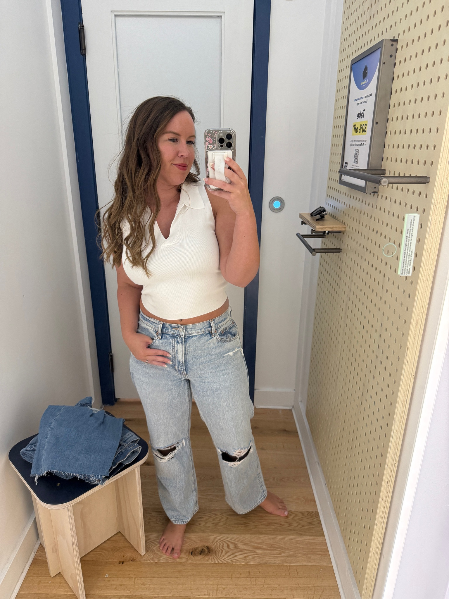 Gotta show a little love to American Eagle since they’re standing up to the woke mob! These are a size 6 short and I feel like they fit me better than any other jeans I own! 