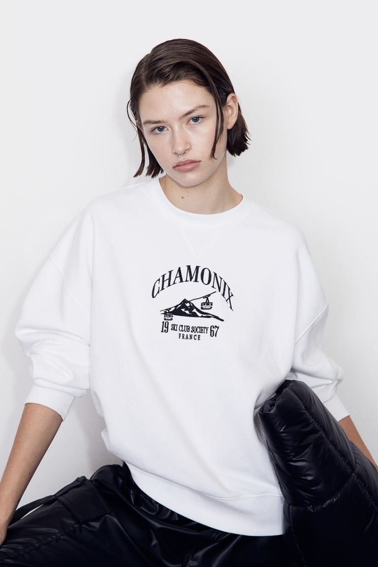 Oversized Sweatshirt with Motif - Round Neck - Long sleeve - White/Chamonix - Ladies | H&M US | H&M (US + CA)