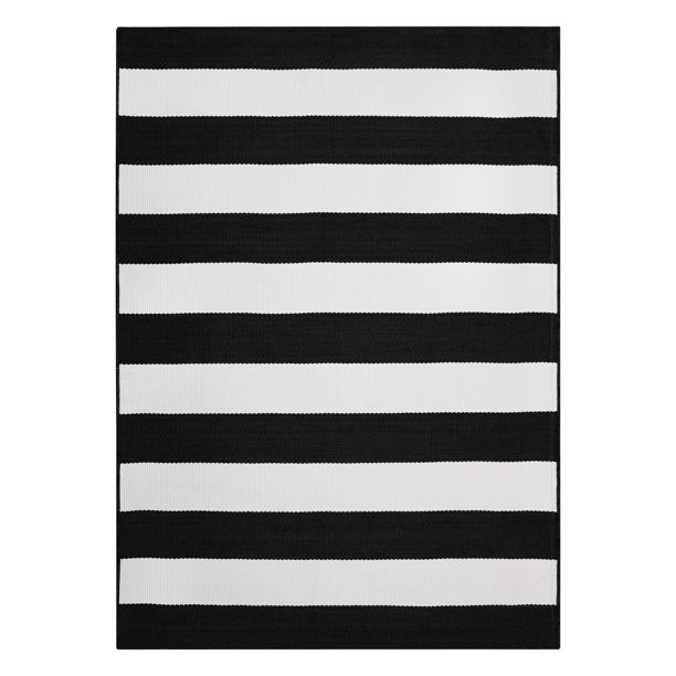 Better Homes & Gardens Ibiza Stripe Black and White Woven Outdoor Rug, 5 x 7 - Walmart.com | Walmart (US)