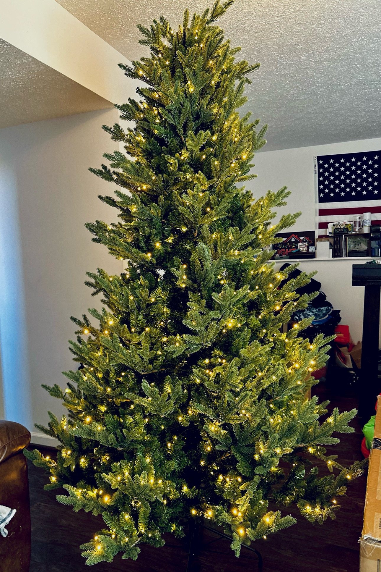 Unboxing the Sams club twinkle tree and I’m in love😍🎄