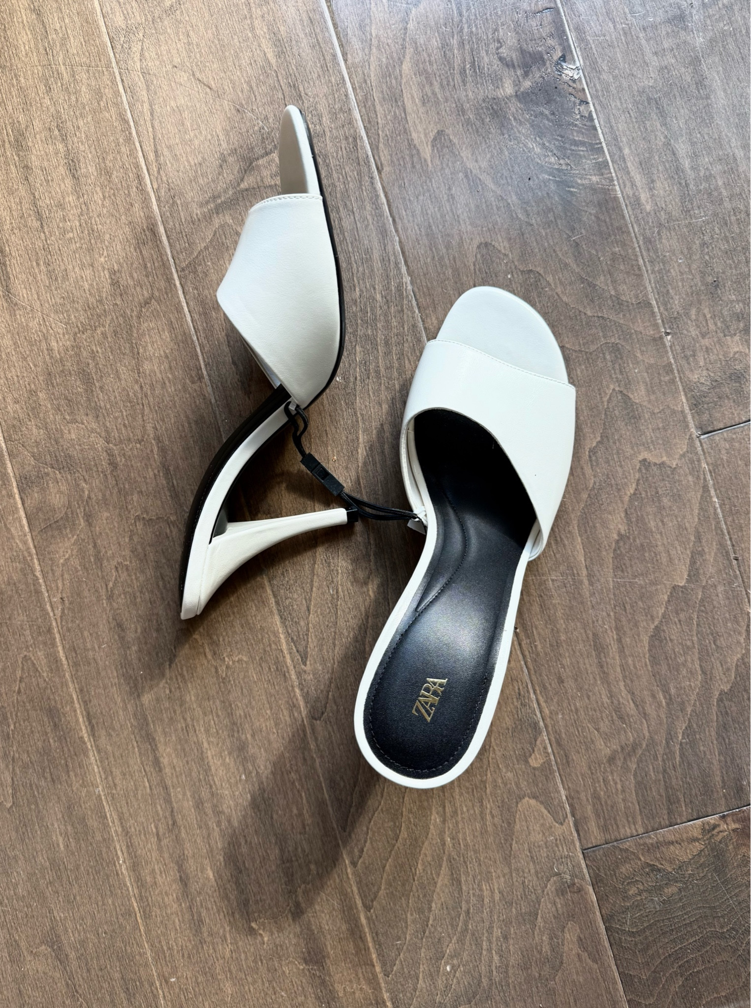 Love these white sandals . They’re super comfy to walk in 

#LTKSeasonal