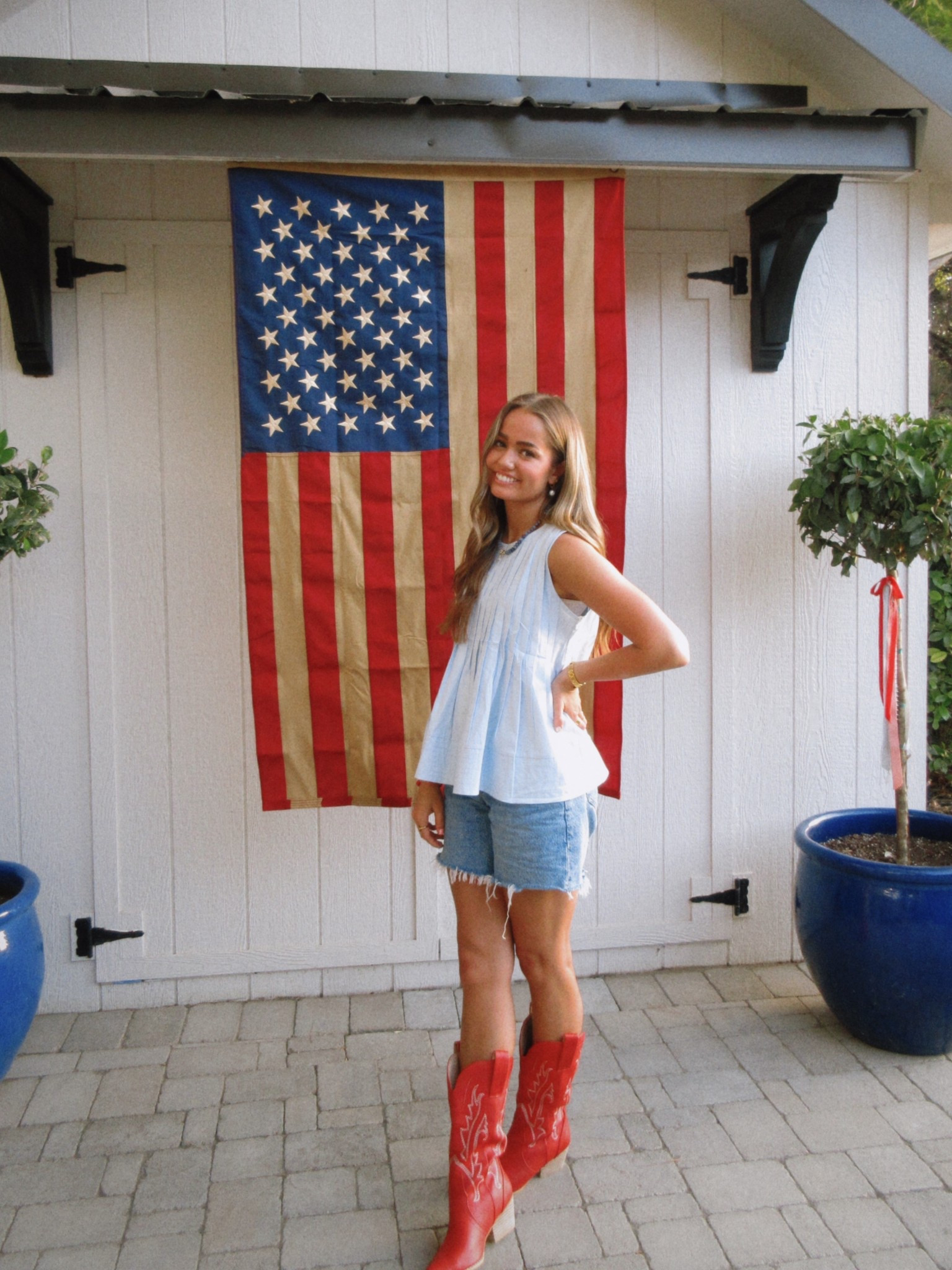 My Fourth of July outfit!! This top comes in so many other cute colors!

#LTKStyleTip #LTKFindsUnder50 #LTKSeasonal