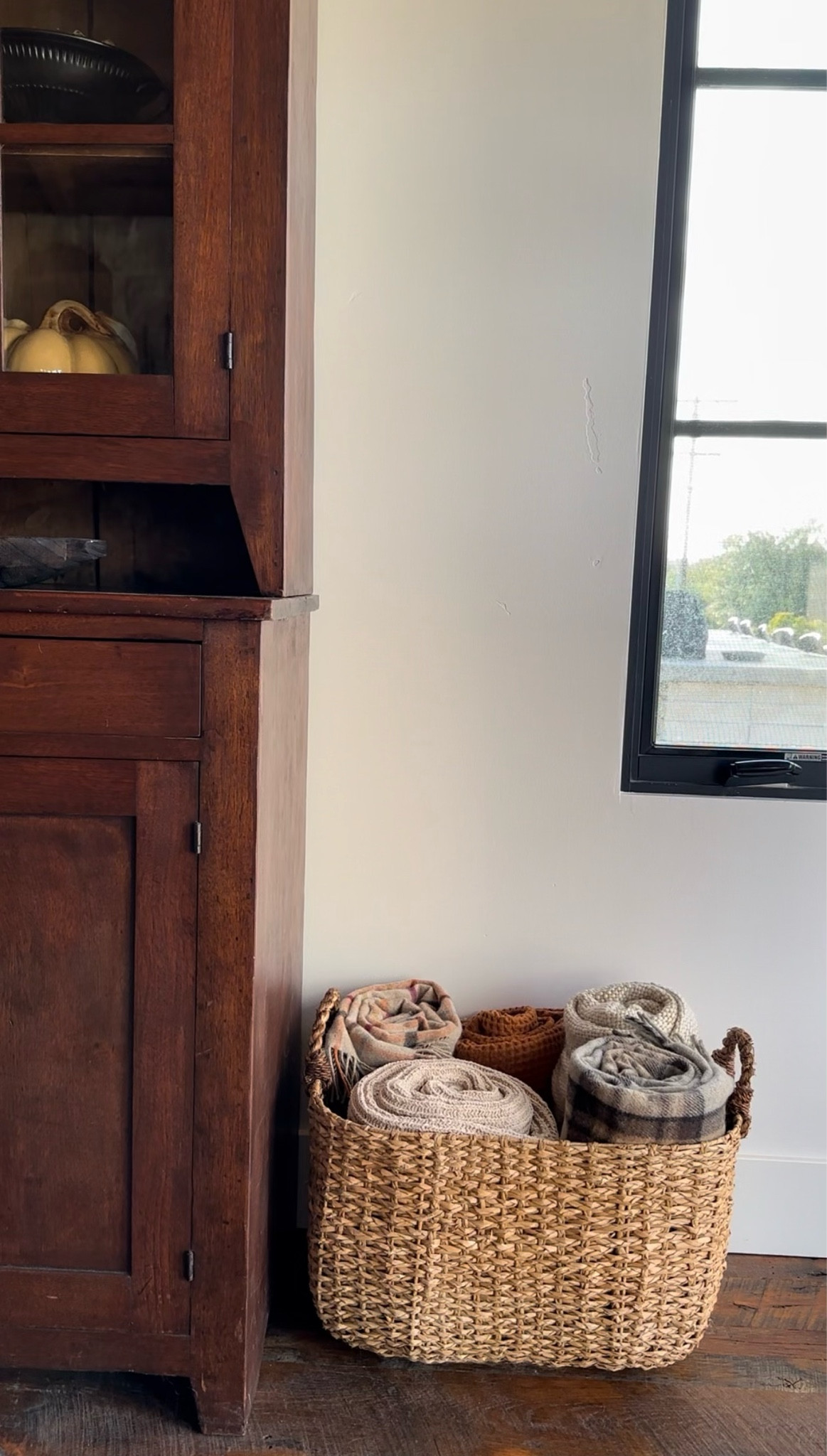 Our favorite fall blankets roundup. Knitted throw blankets, chunky knit blanket, plaid throw blanket, muslin cotton throw blanket, fleeced lined throw blanket, wool throw blanket, linen cotton throw blanket, wide stripe throw blanket 

#LTKhome #LTKfindsunder100 #LTKSeasonal