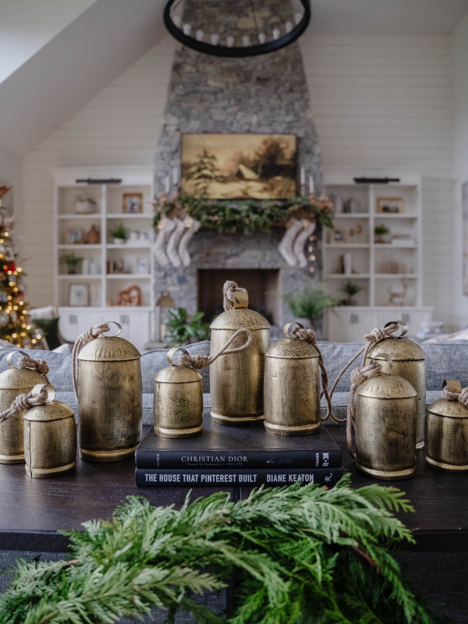 Christmas Home Tour 2022

For more holiday inspiration check out Cristincooper.Com 

#christmashometour