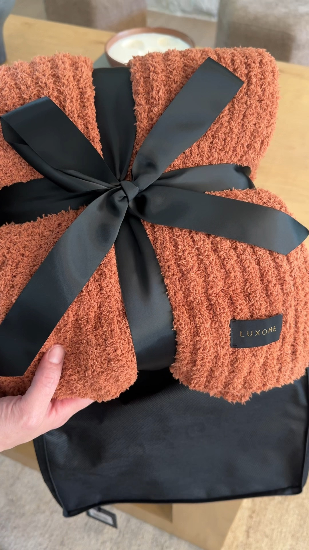 I just found my new favorite blanket and I’m obsessed!  

This ultra plush throw blanket from @luxome is designed for cuddling up & getting cozy just about anywhere in your home. It is the must-have accessory for laid-back evenings, afternoon naps, and morning coffee on the back porch.

Comes in a variety of colors and even in a  xl size perfect for cuddling under. 

#luxomecomfort #lovemyluxome #ultraplushthrow #fallfavorites @luxome #ad #gifted #wintercuddles#throwblanket

#LTKHome