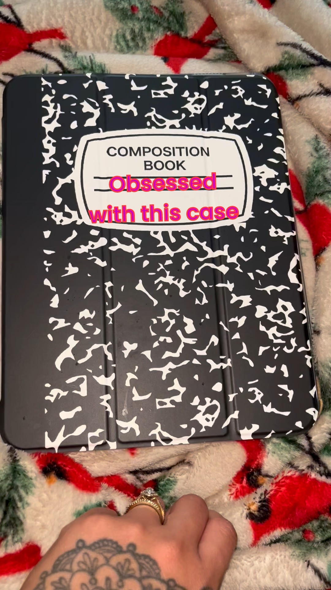 As a notebook 90s girlie I’m obsessed with this new IPad case 😍✨