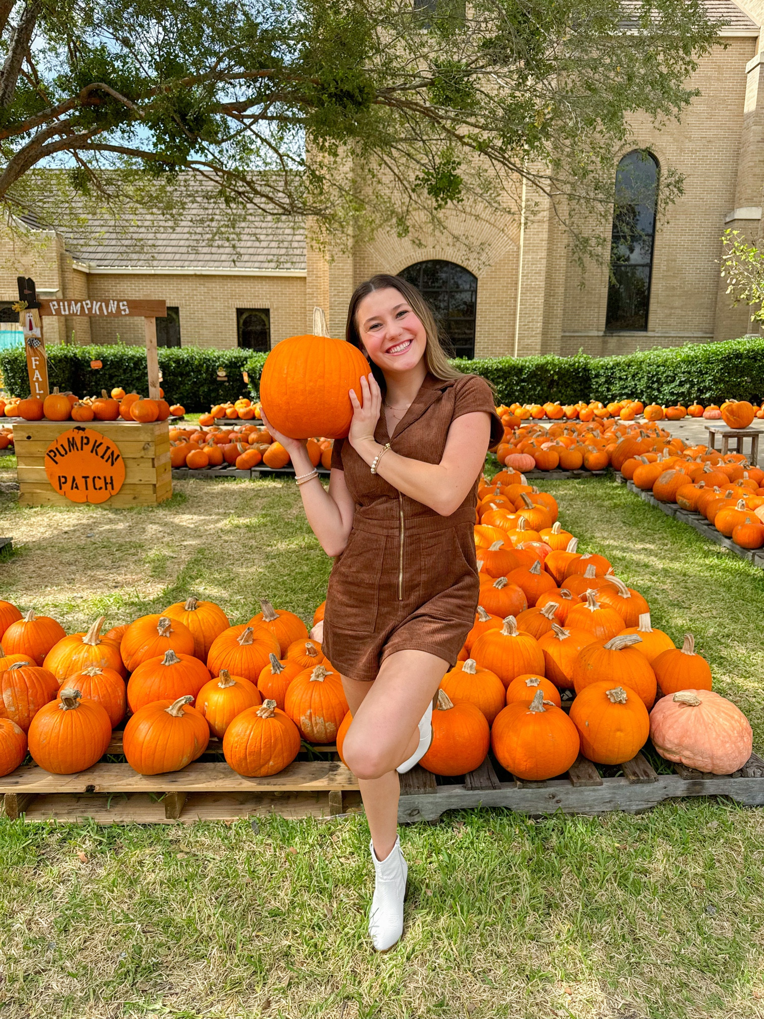 pumpkin patch fit 

#LTKHoliday #LTKSeasonal #LTKshoecrush