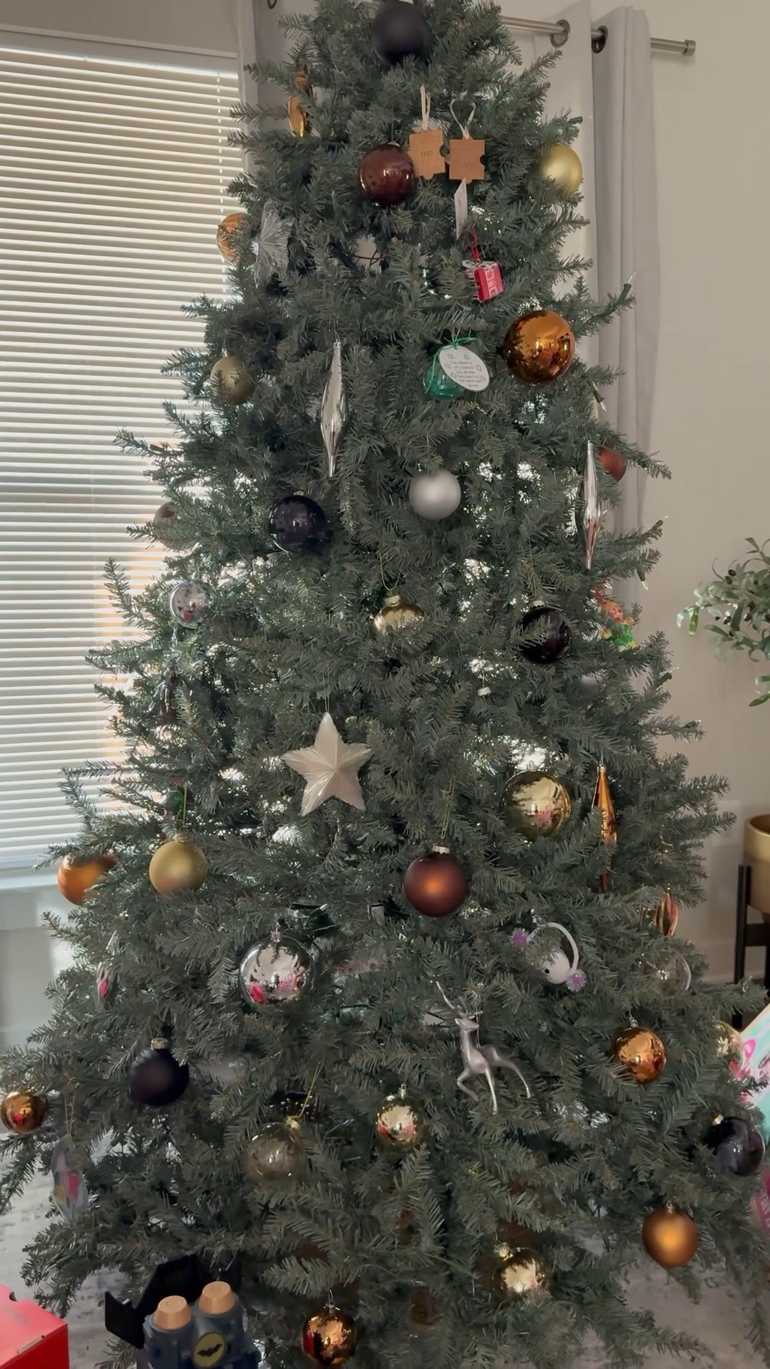 Soft neutrals, deep tones, and luxe finishes — these ornaments bring the perfect balance of warmth and sophistication. A little understated. A lot of style.
Perfect for creating a quietly elegant Christmas tree that feels timeless, organic, and elevated.

#LTKHoliday #LTKHome #MoodyChristmas #NeutralHolidayDecor #HouseofCovington


#LTKFindsUnder100 #LTKHome #LTKSeasonal