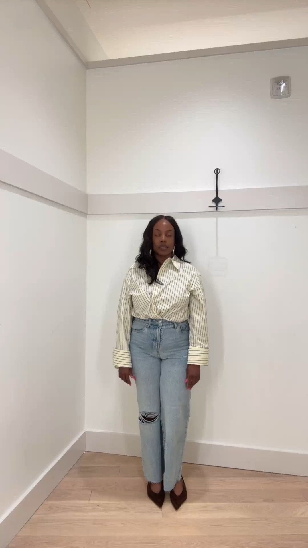 Petite besties, I found a pair of jeans at express that are perfect for us. I paired it with this oversized button up and a pair of kitten heels  

#LTKPetite #LTKootd #LTKOver40