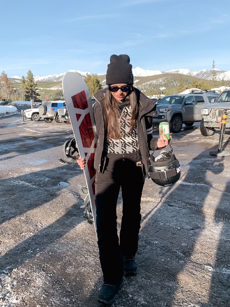Snowboarding look 🖤 also linked my gear 

Snowboarding outfit, snowboarding style, perfect moment ski suit, black beanie, roxy snowboard, fera style ski jacket, snowboard jacket, snowboard pants, Prada sunglasses, burton snowboard boots 

#LTKfit #LTKSeasonal #LTKtravel
