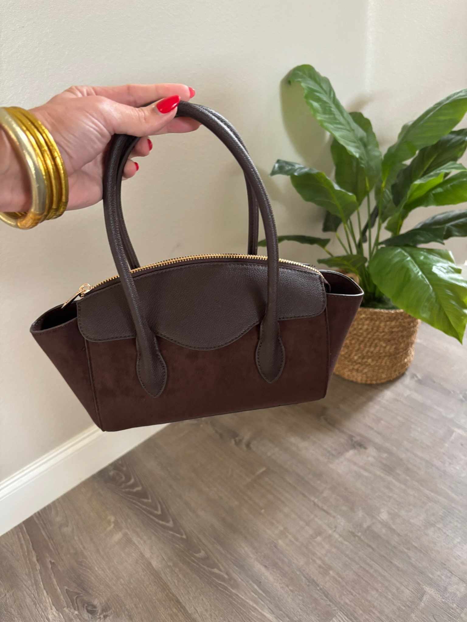 This has been my go to bag at LTK Con!!! It’s 20% off this week!😍

Bag, fall, handbag, travel, @Target

#LTKootd #LTKSeasonal #LTKSaleAlert