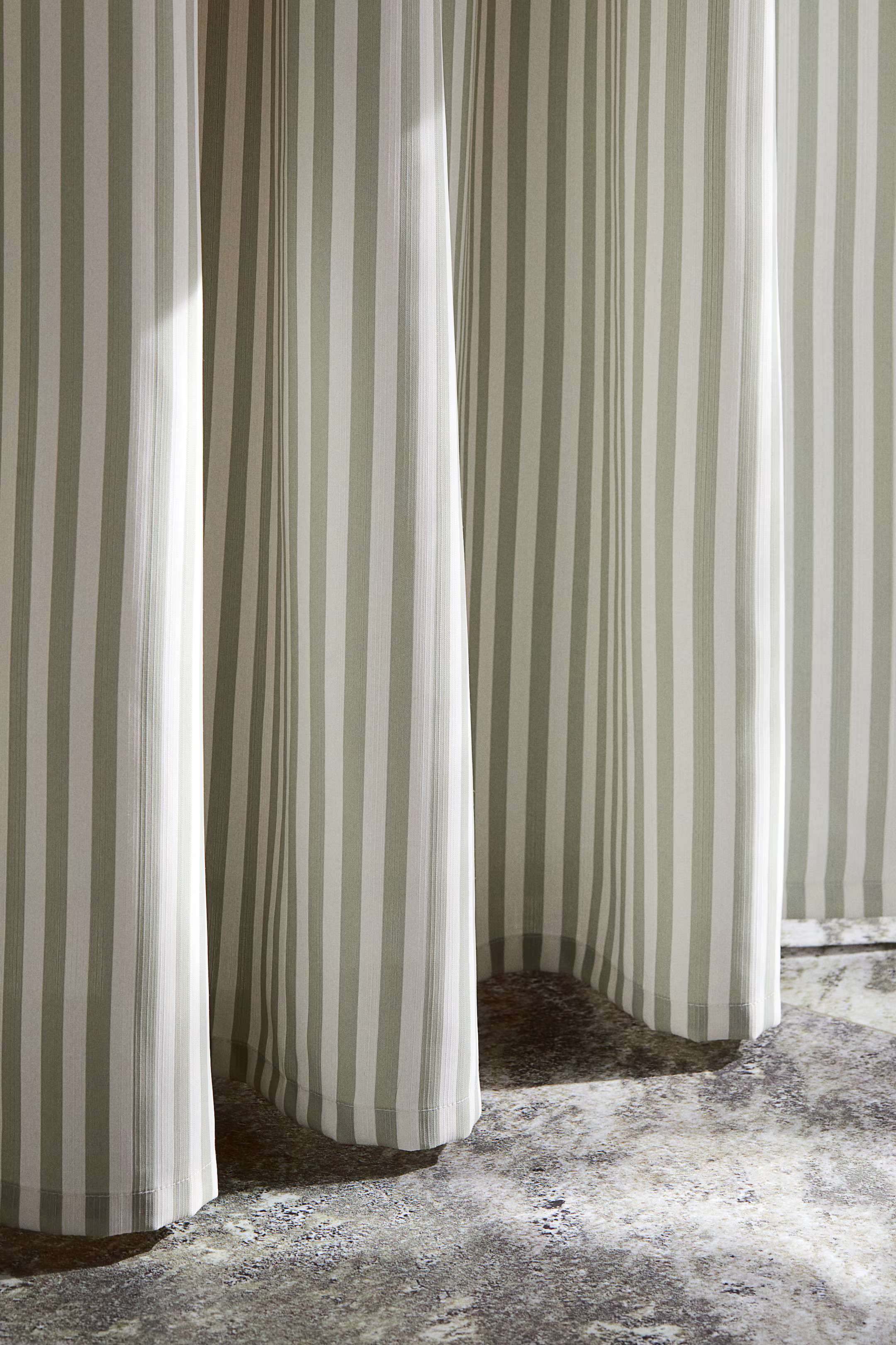 Striped Shower Curtain | H&M (US + CA)