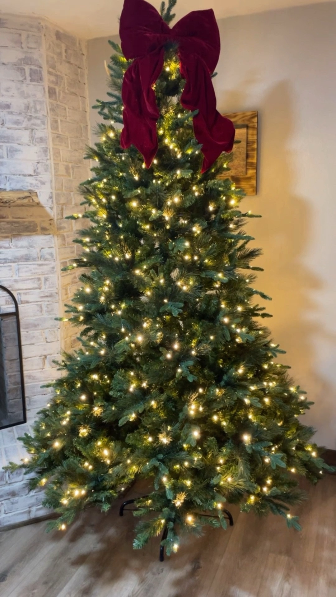 Want the “viral” Christmas tree without the cost? This beautiful #MyTexasHouse Grand Spruce tree from @walmart is everything & more! No fluff required, multiple light settings, remote, real feel touch, & SO PRETTY!! I have the 7.5’ but linking the 6.5’ & 9’ as well! 🎄

#LTKSeasonal #LTKHoliday #LTKGiftGuide