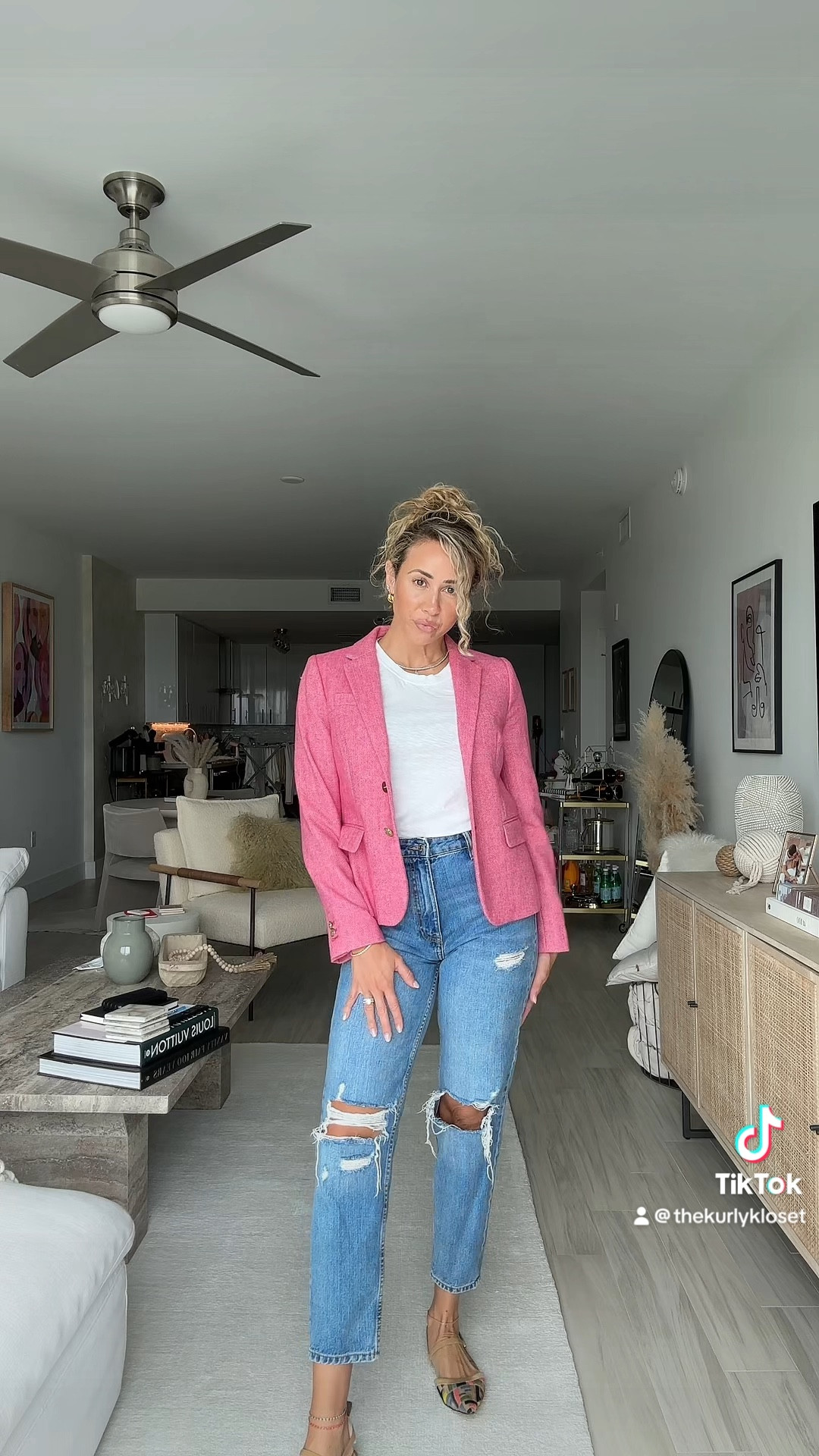Wearing a size 4 in blazer 

#LTKSeasonal #LTKStyleTip #LTKSaleAlert
