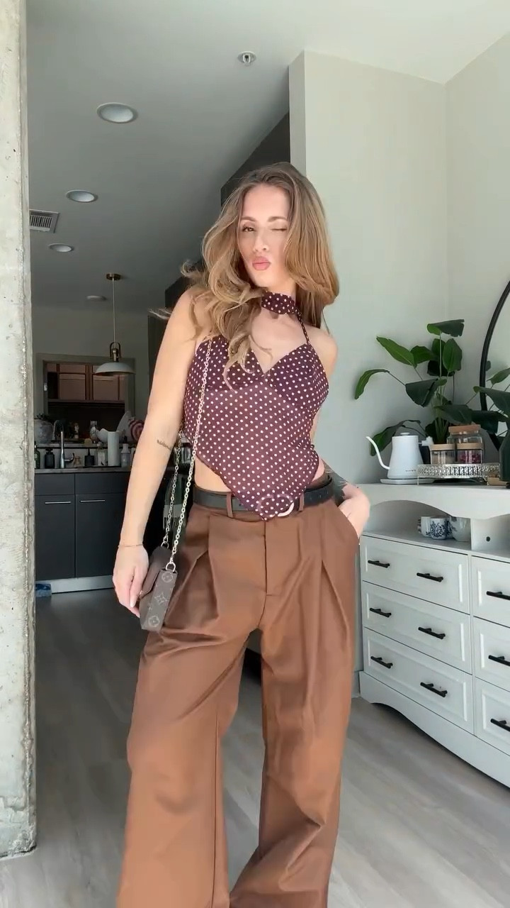 Fall outfits 🩷 which is your favorite? 

.
.
.

#FallFashion #FallOOTD #AutumnStyle #CozyOutfits #FallWardrobe #SeasonalStyle #FallLooks