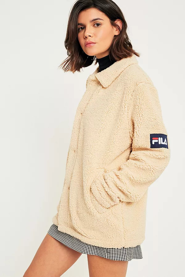 FILA - Manteau Teddy crème à boutons | Urban Outfitters FR