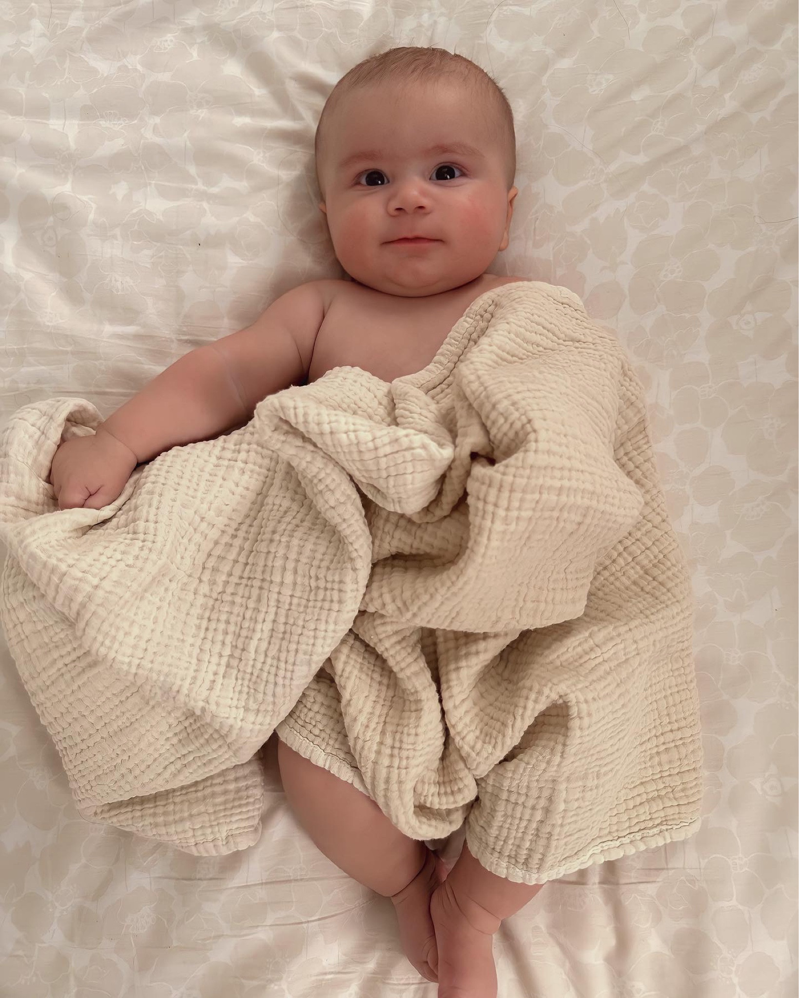 Organic Reversible Gauze Baby Blanket on sale!

Color: Ivory

Neutral baby finds, baby blanket, organic baby blanket, muslin baby blanket

#LTKsalealert #LTKkids #LTKbaby