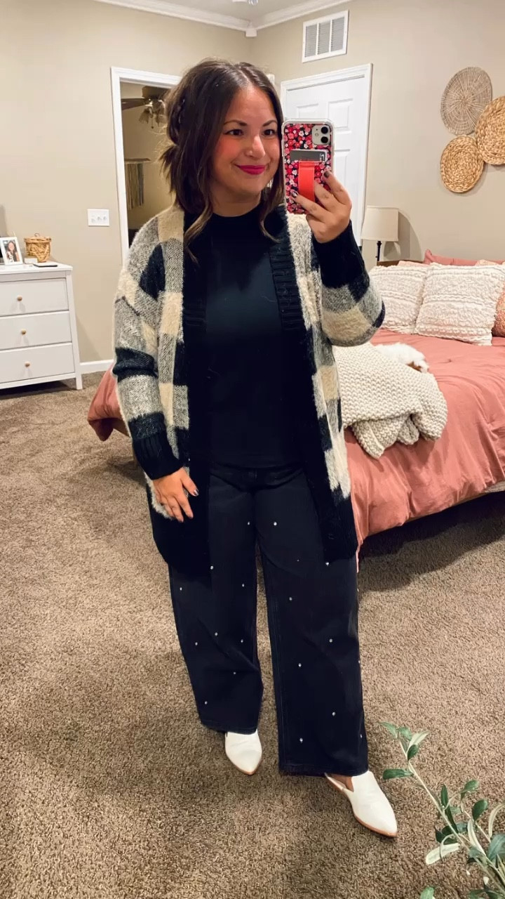 This cardigan is truly so soft & cozy! On sale for less than $20!

mules: fit true to size // wearing a 5
jeans: fit true to size // wearing a 14
muscle tee: fits true to size // wearing a large
cardigan: fits small // wearing a large 

 #LTKSaleAlert #LTKFindsUnder50 #LTKStyleTip