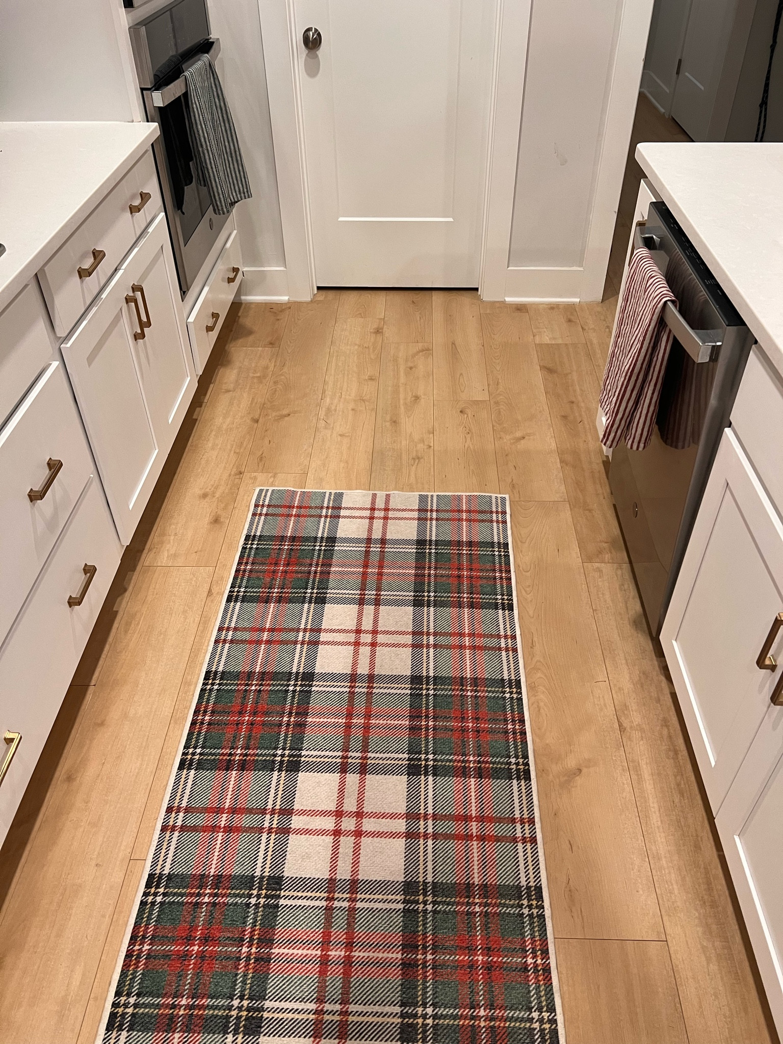 Our kitchen runner makes me so happy!! 

#LTKHoliday #LTKSeasonal #LTKHome
