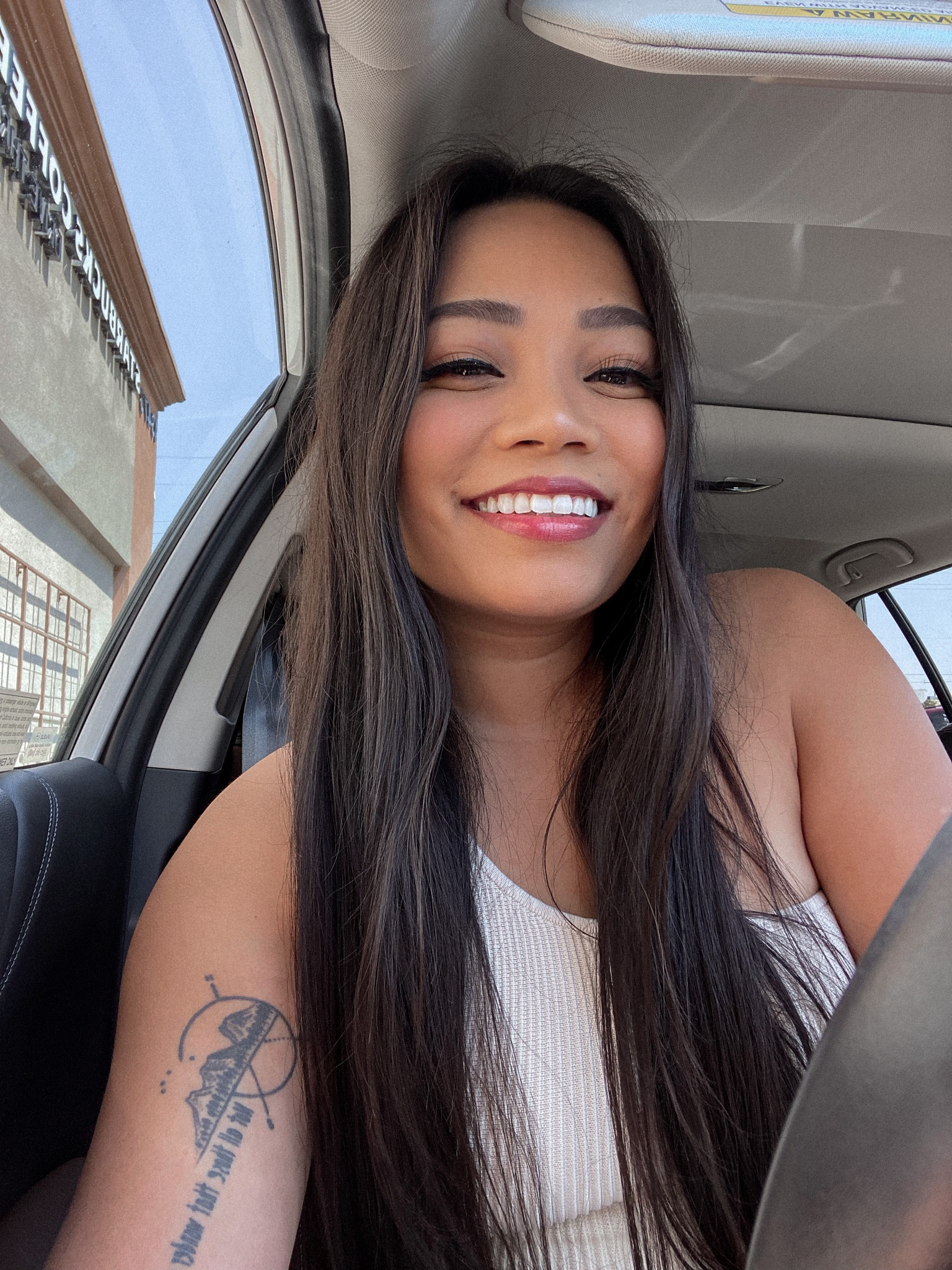 Post gym, and did my makeup for a Starbucks run 😂



#LTKbeauty #LTKFitness #LTKunder50