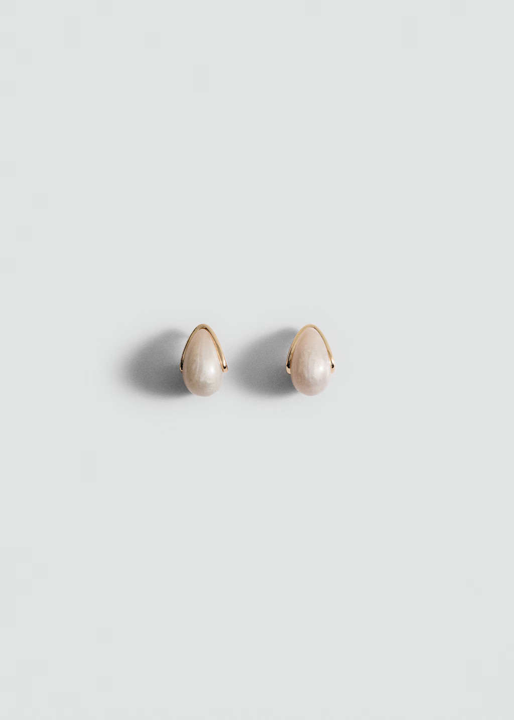Boucles d'oreilles goutte résine - Femme | MANGO France métropolitaine | Mango EU