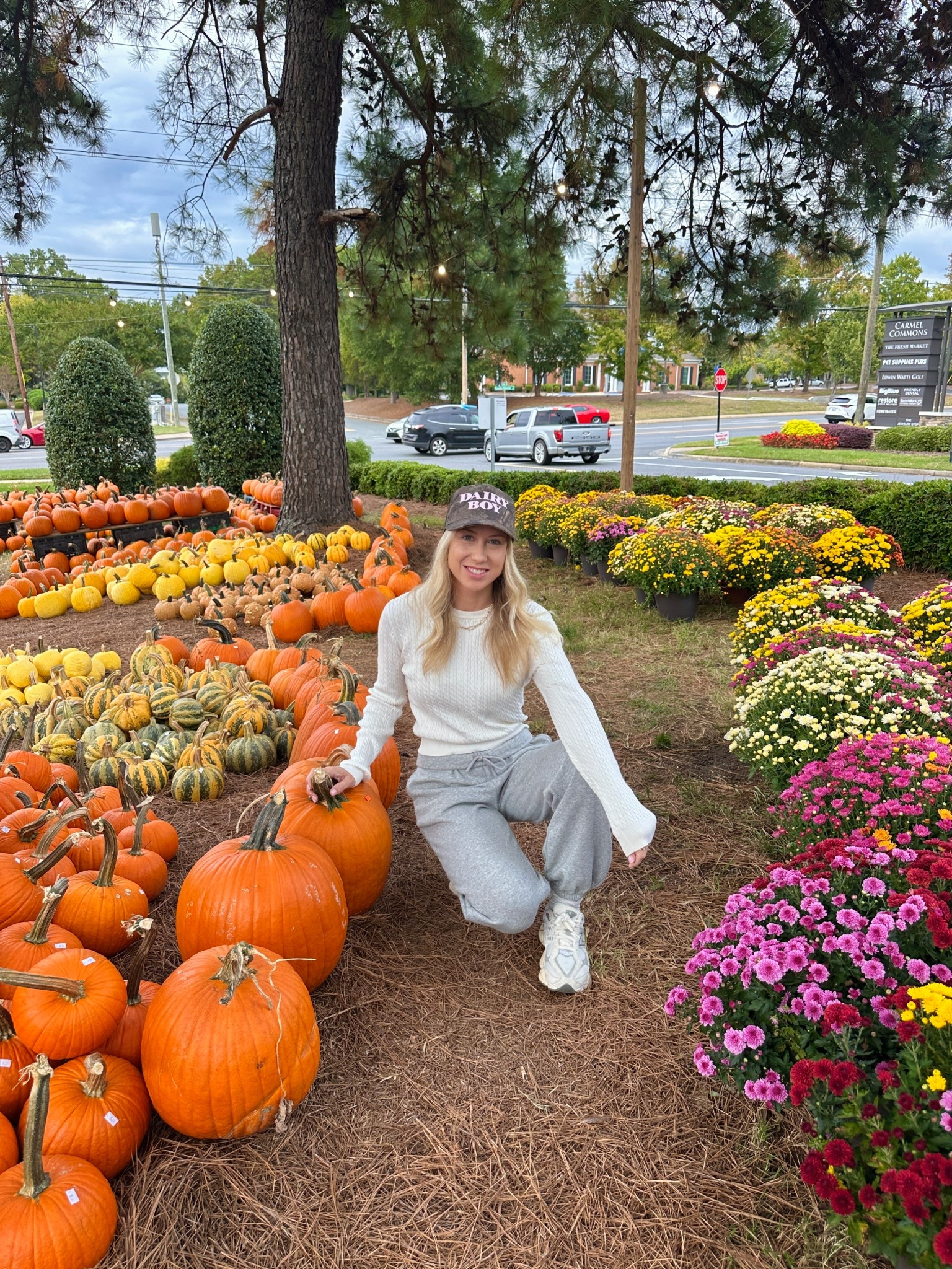 I love these joggers with an elastic. They are soo comfy and a bit baggy but so comfy! I own in pink and blue which are fun. The yellow is on sale today 🧈 #joggers #athelisure 

#LTKSeasonal #LTKSaleAlert #LTKGiftGuide