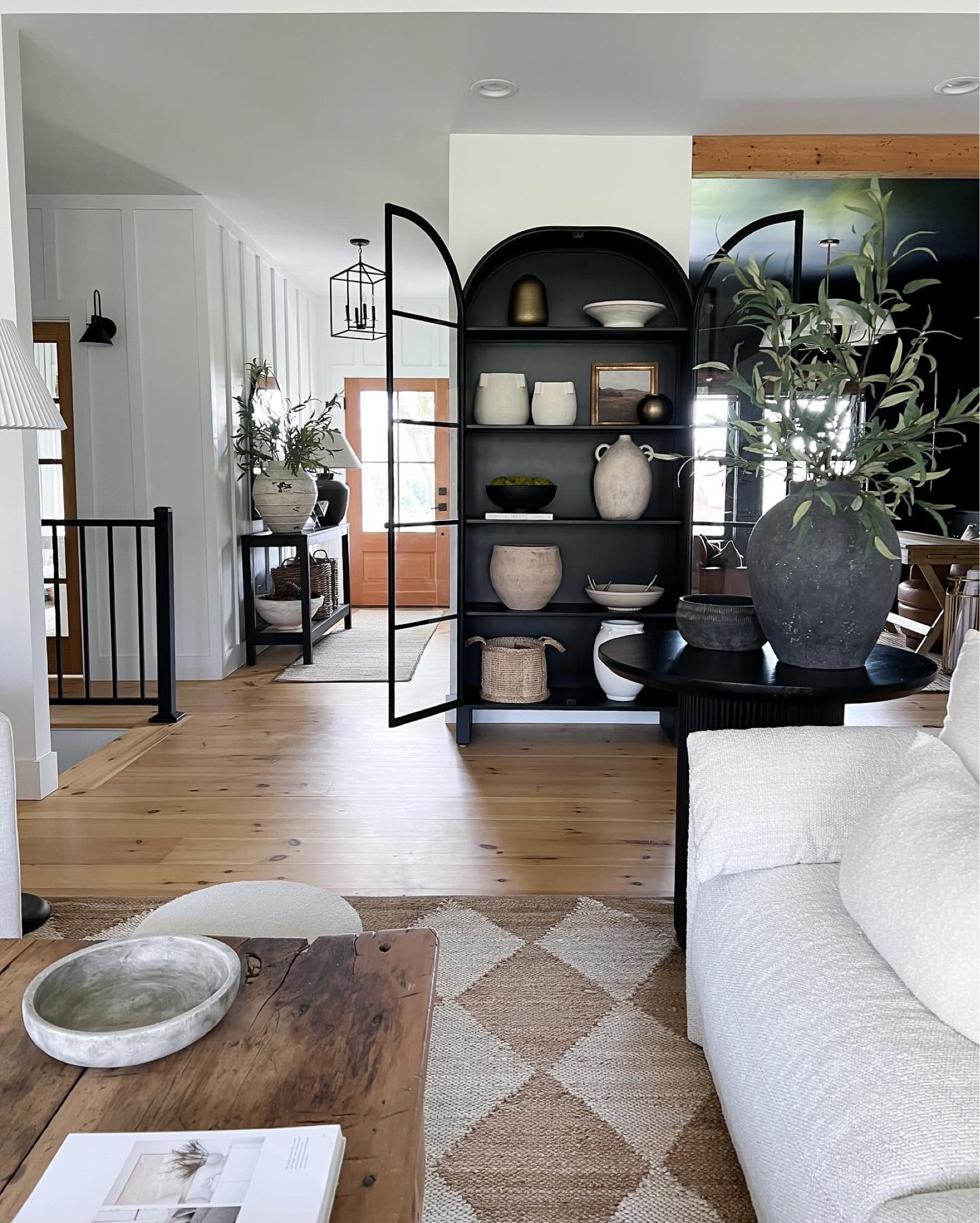 Display cabinet 🫶🏻

#homedecor
#homedesign


#LTKSeasonal #LTKstyletip #LTKhome
